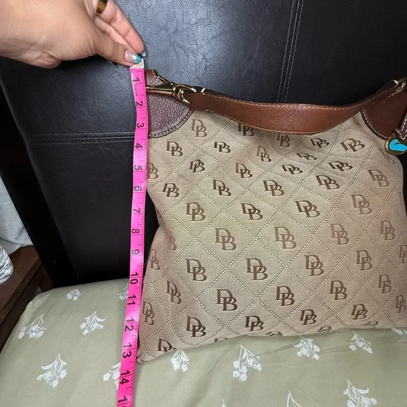 Dooney & Bourke - Large Brown& Tan Tote - EUC - Picture 13 of 16